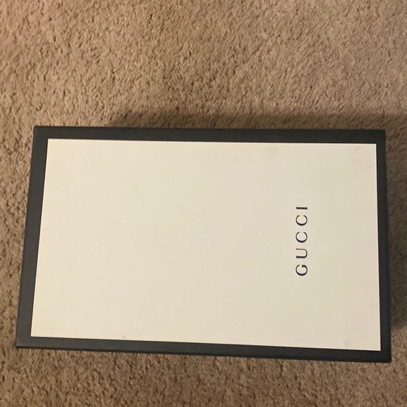 Gucci box - Picture 1 of 4